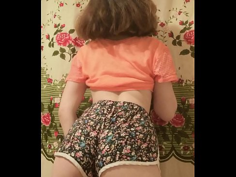 ❤️ Seksi enom bayek stripping mati dheweke kathok cendhak ing kamera ❌ Saru keras ing jv.hentaidude.ru